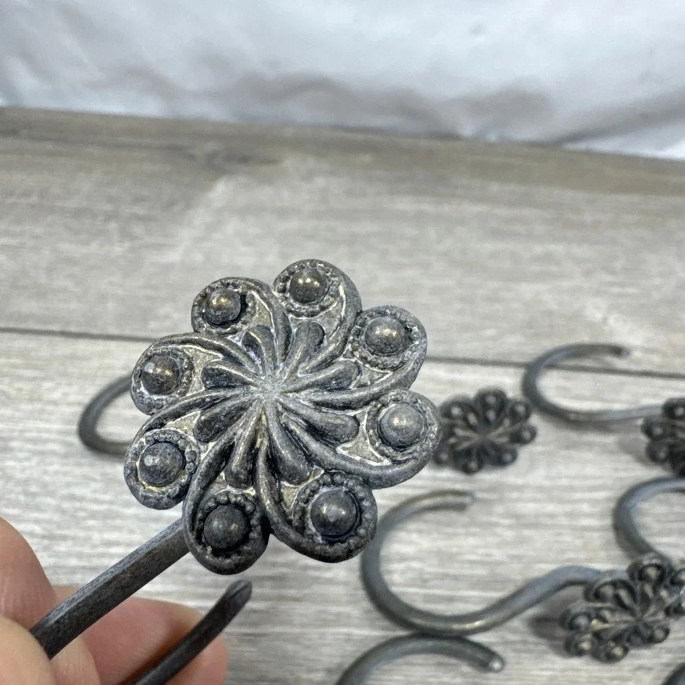 Set of 12 Vintage Style Pewter Bronze Floral Shower Curtain Hooks Rings Metal
